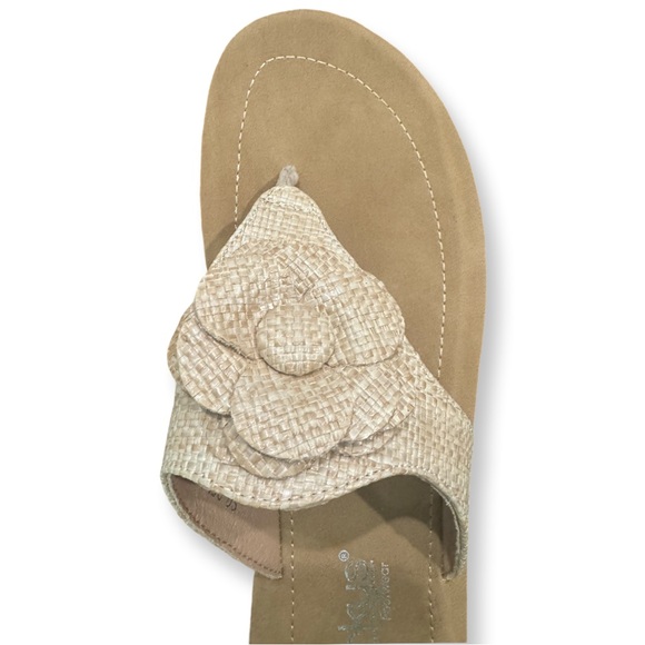 New Corkys So Delish Raffia Sandals - Picture 2 of 4